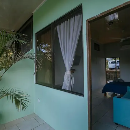 Apartamentos Rincon Verde Quepos Exterior photo