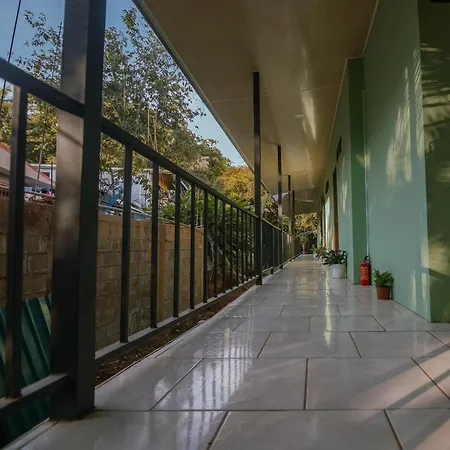 Apartamentos Rincon Verde Quepos Exterior photo